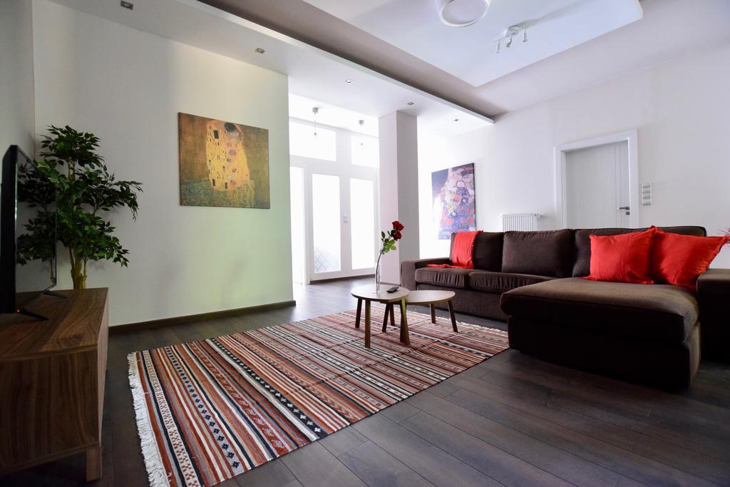 Standard Apartment By Hi5 - Close To Buda Castle Budapest Exterior photo